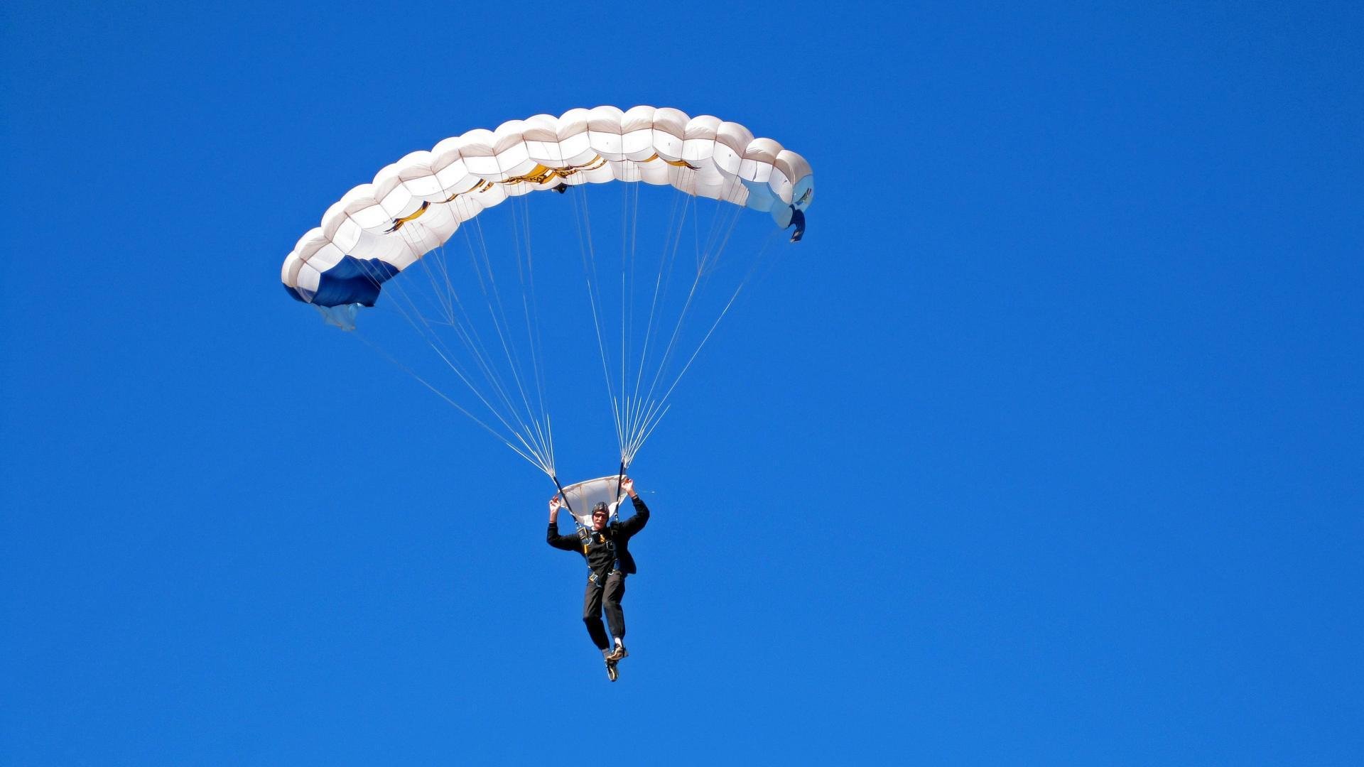 开云体育app网页版安全-青少年足球系列公益活动在全国范围内持续展开,激发青少年的运动热情